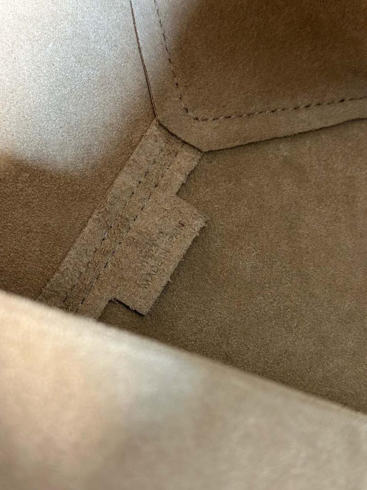 شنطة لويفي Puzzle fold Medium