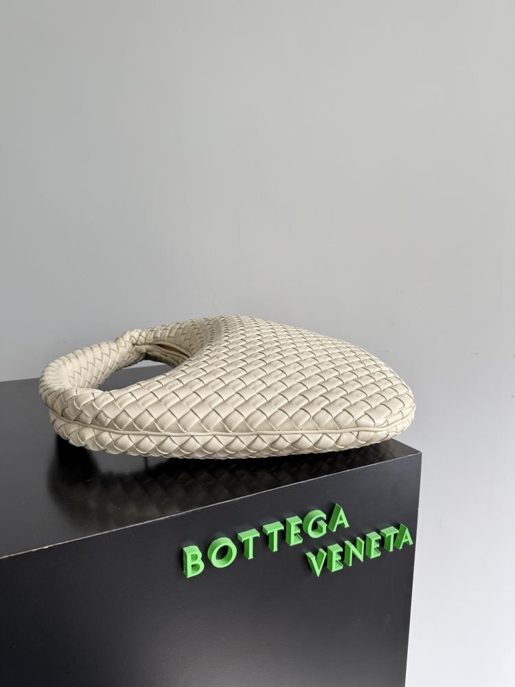 شنطة بوتيغا Medium Bottega