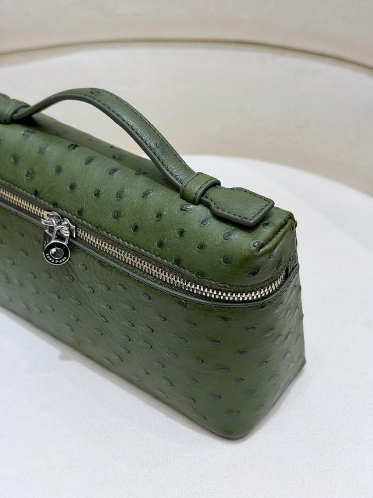 شنطة لورو بيانا Ostrich Leather مقاس 19 cm