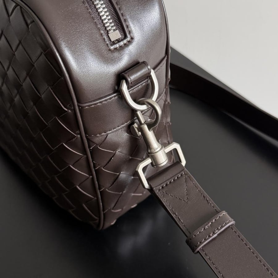 شنطة بوتيغا camera Bag Bottega