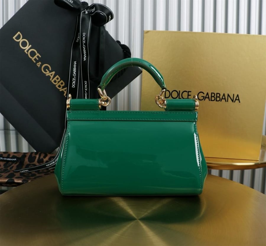 . شنطة دولتشي اند غابانا  Mini Sicily handbag