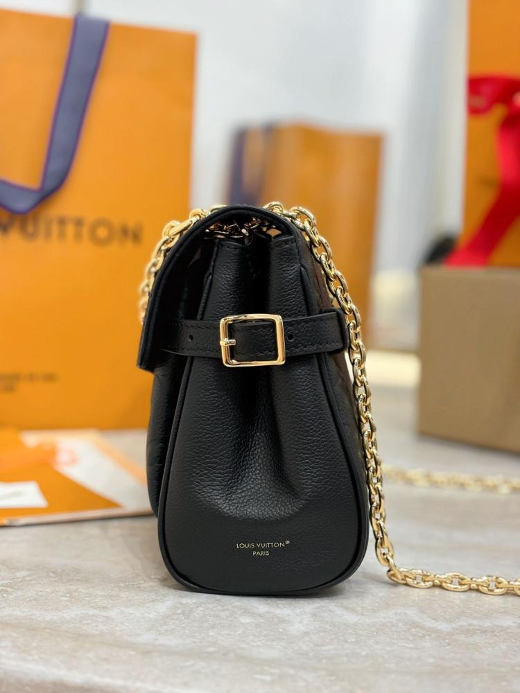 شنطة لويس فيتون مقاس 19cm