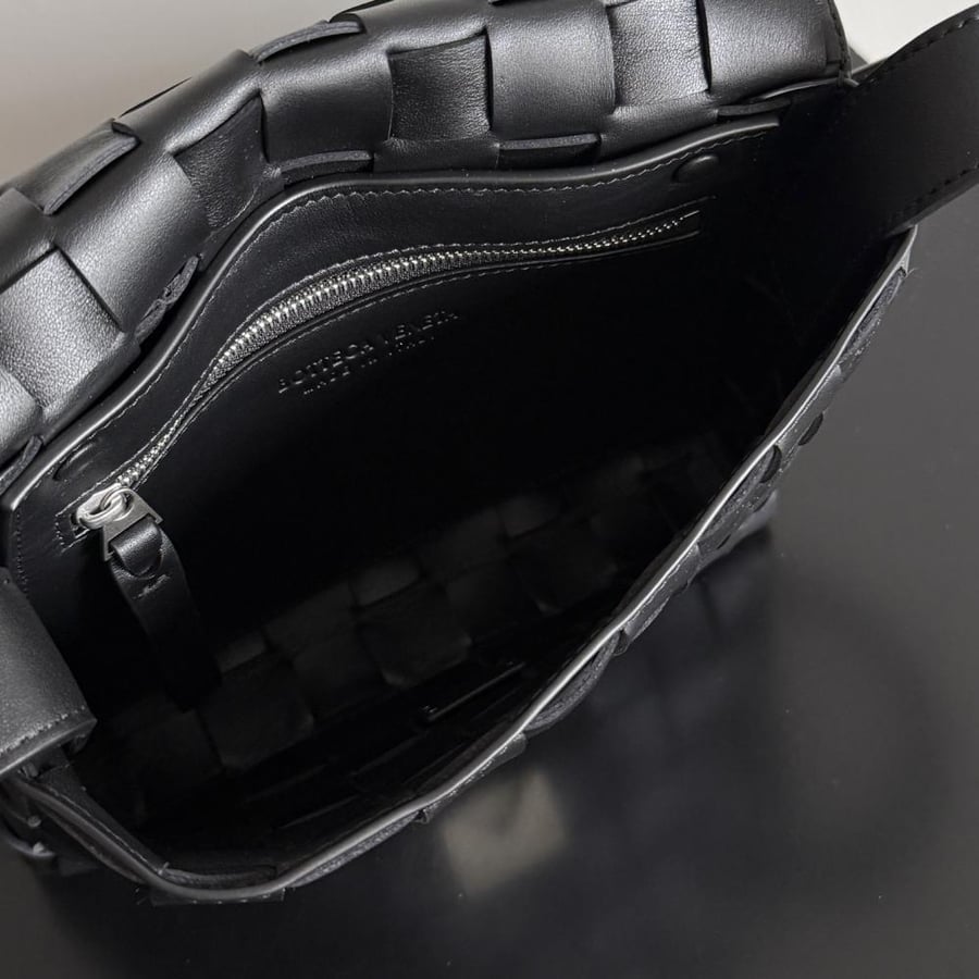 شنطة بوتيغا Orto Messenger Bottega