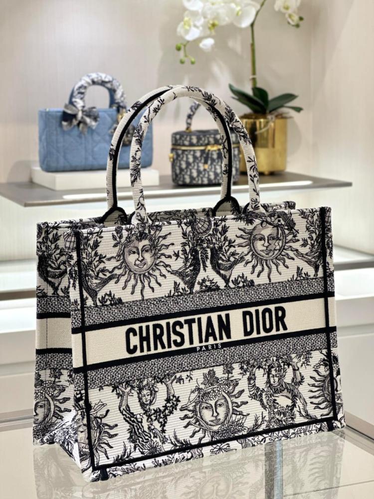 شنطة ديور CD-Tote مقاس cm36.5