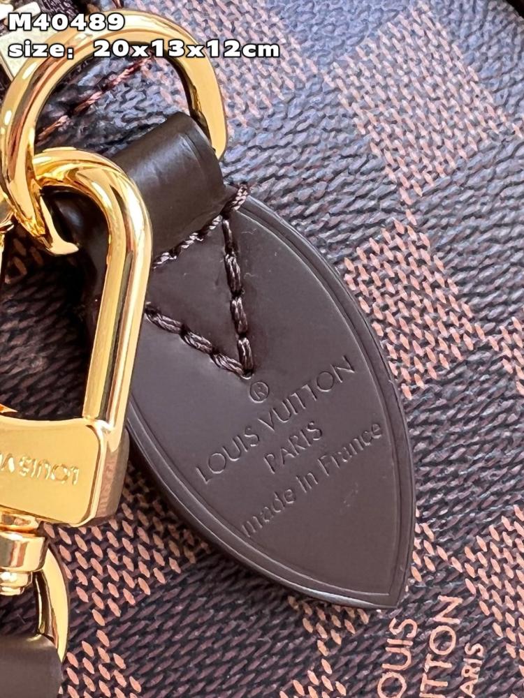 شنطة لويس فيتون Speedy Bandoulière مقاس 20