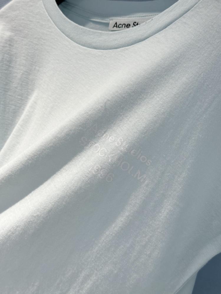 تيشيرت بكم Acne