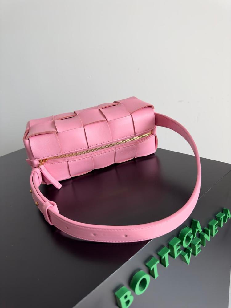 شنطة  بوتيغا Brick Cassette مقاس 23.5cm