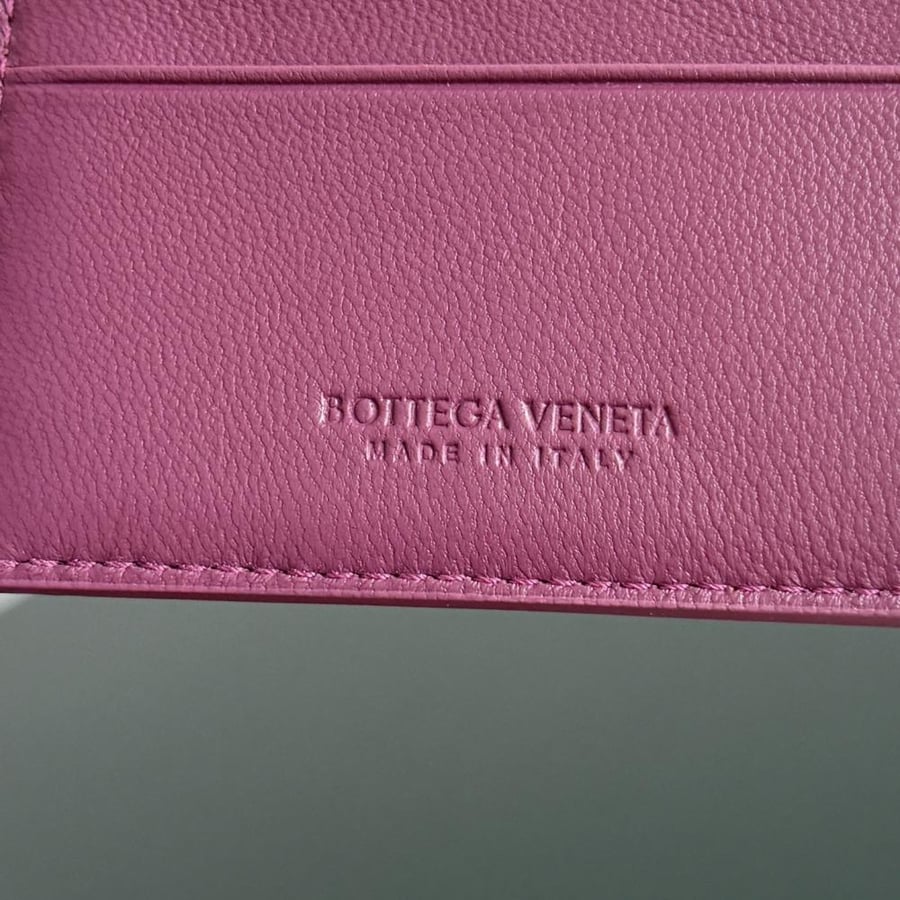 محفظة بوتيغا Ostrich Leathe bottega