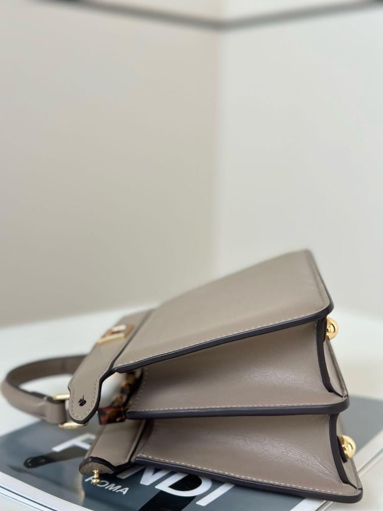 شنطة مقاس20cm