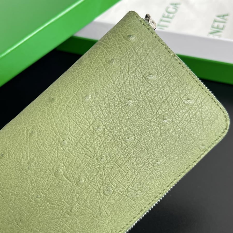 محفظة بوتيغا Ostrich Leathe bottega