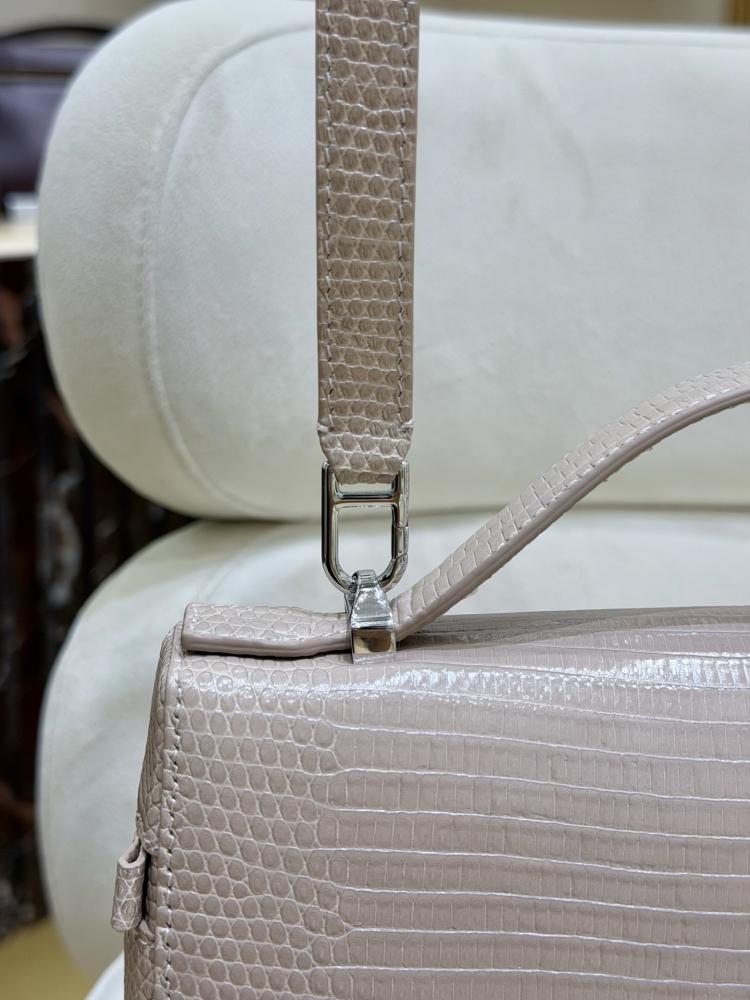 شنطة لورو بيانا Extra Poket Lizard Lora piana مقاس 23 cm