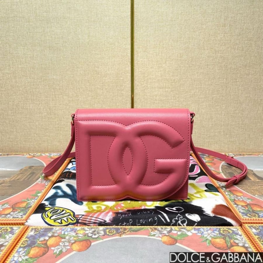 شنطة دولتشي اند غابانا Calfskin DG Logo Bag crossbody bag