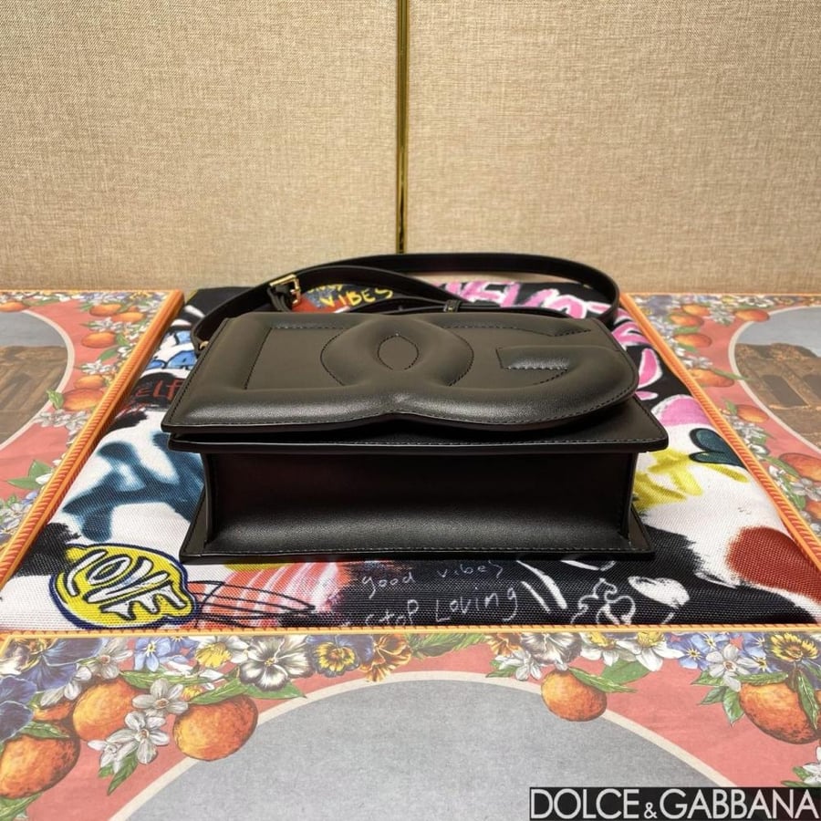 . شنطة دولتشي اند غابانا Calfskin DG Logo Bag crossbody bag