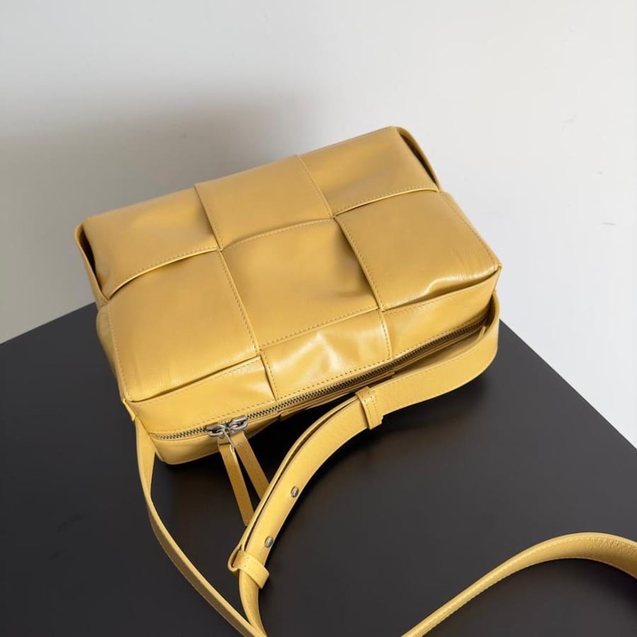 شنطة  بوتيغا Cassette مقاس 28cm