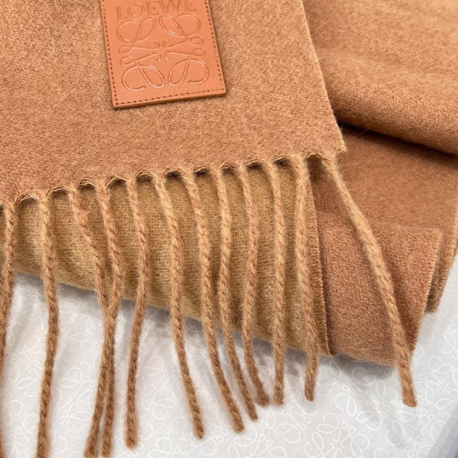 سكارف Loewe