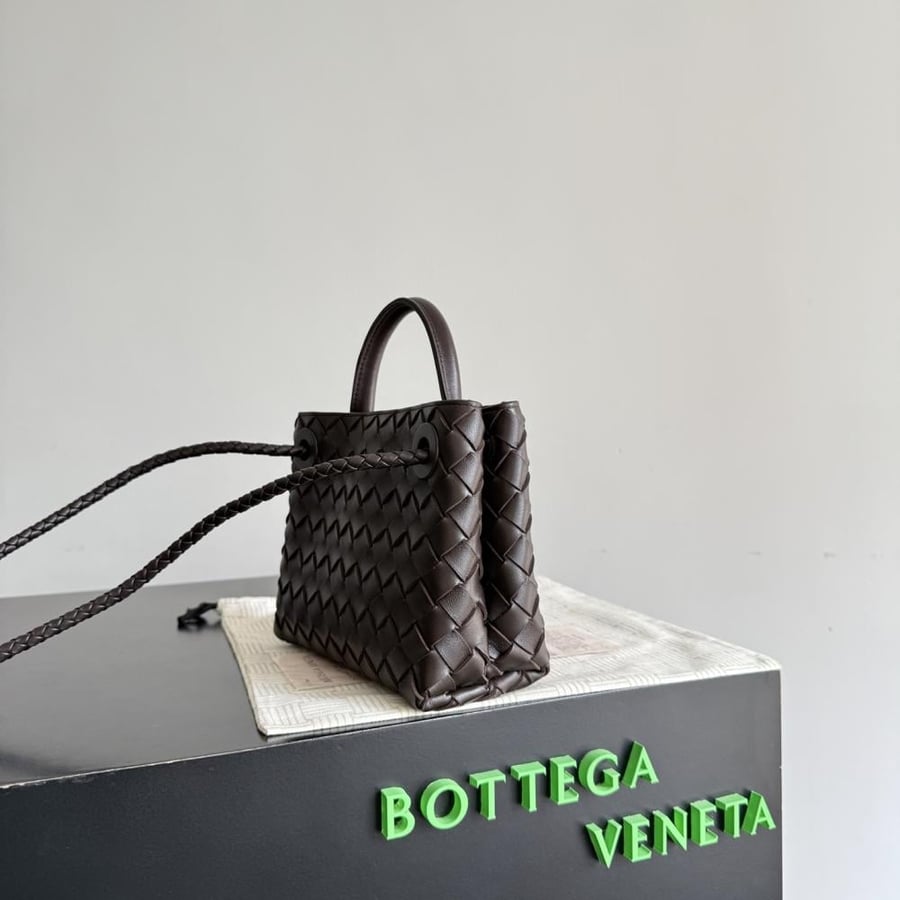 شنطة بوتيغا Mini Andiamo