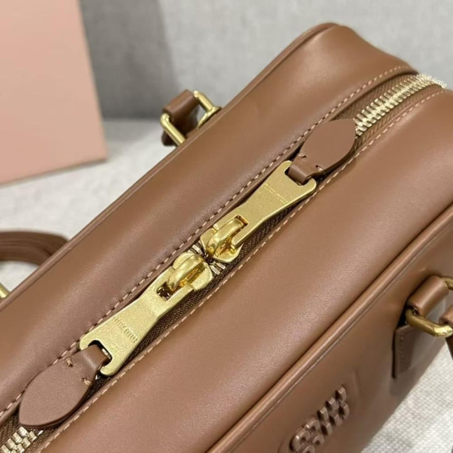 شنطة Miu Miu  Arcadie  مقاس 27cm