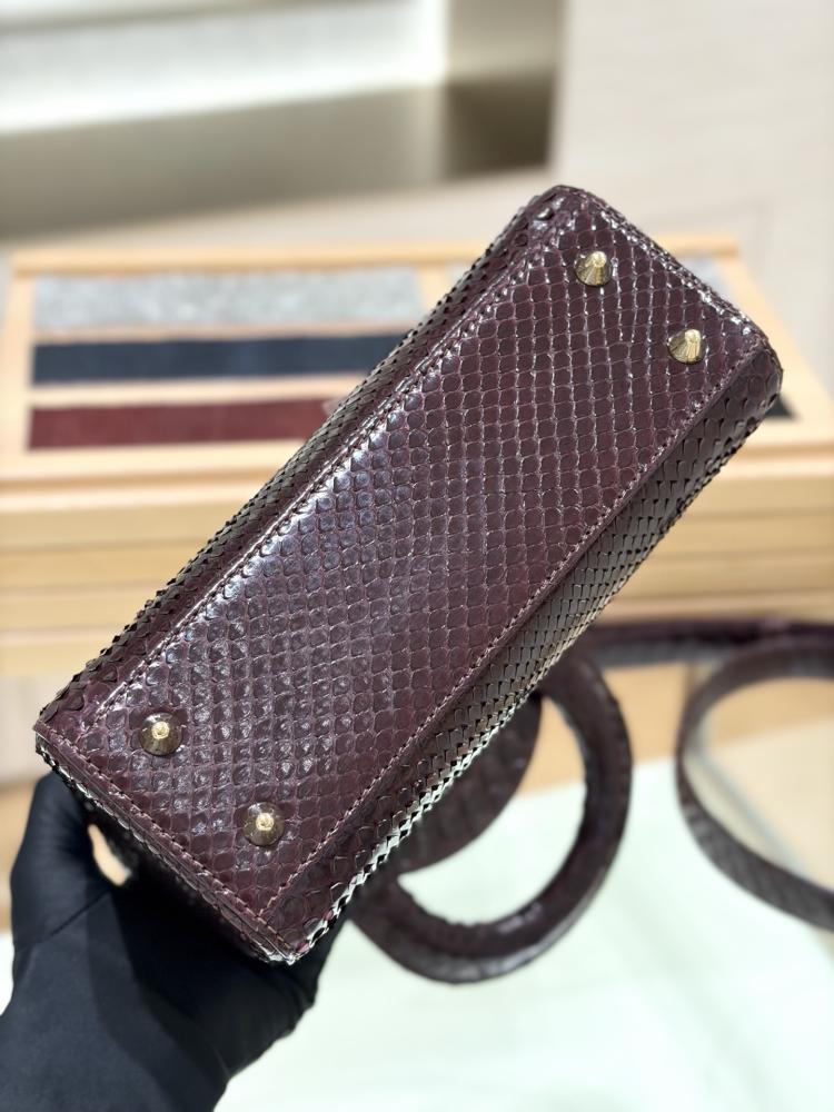 شنطة ديور Snakeskin Dior
