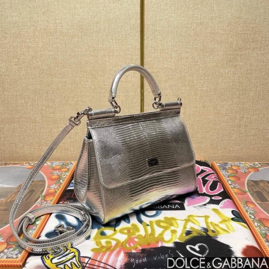 . شنطة دولتشي اند غابانا شنطة دولتشي اند غابانا Small Sicily handbag