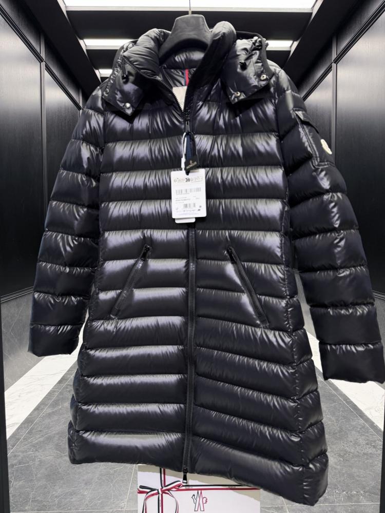 جاكيت Moncler