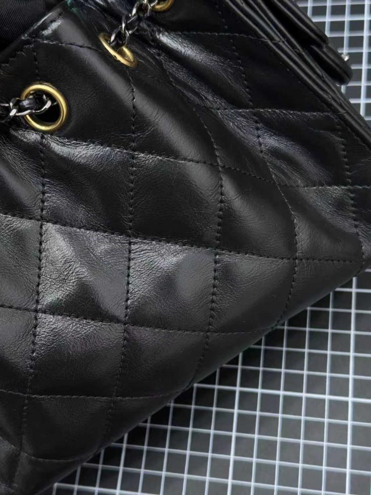 شنطة شانيل Mini hopo bag 22cm