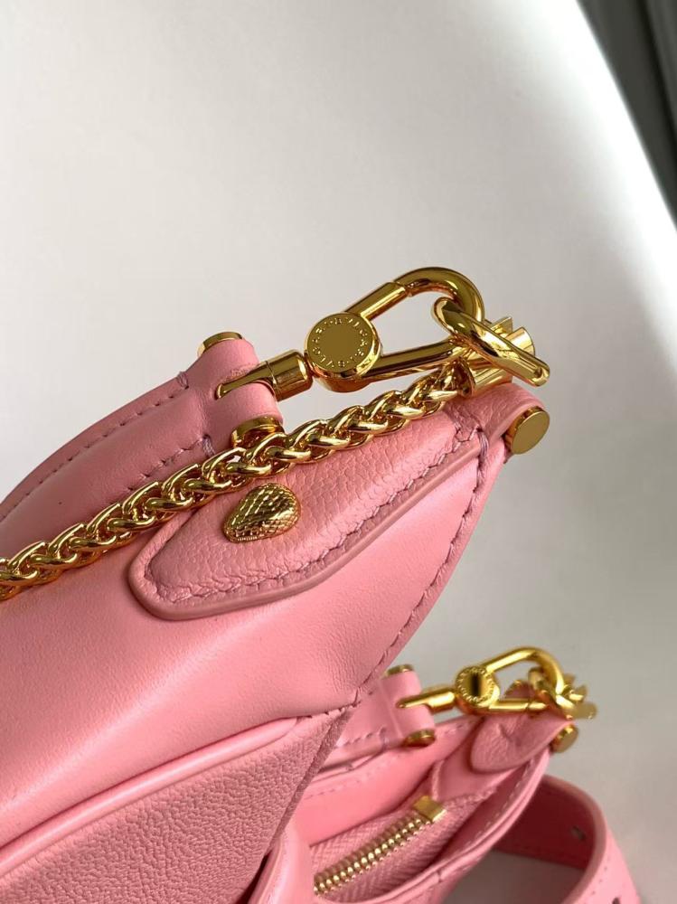 شنطة بولغاري SERPENTINE ELLIPSE   مقاس 19.5cm