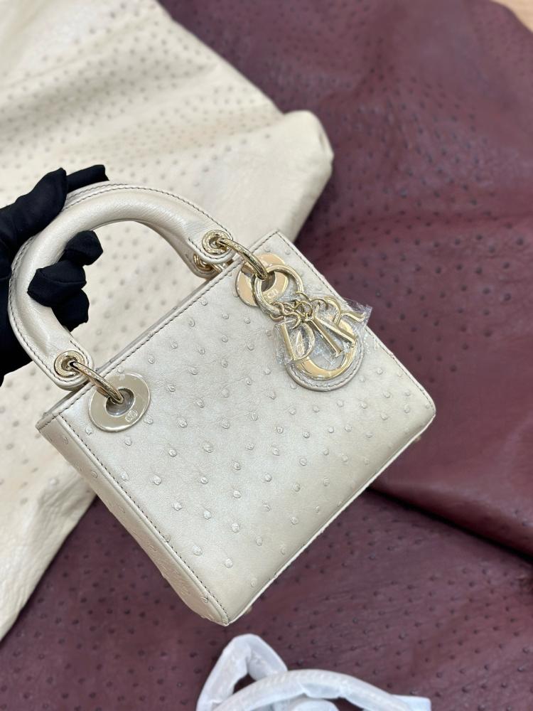 شنطة ديور Lady Ostrich Skin Dior  مقاس 17cm