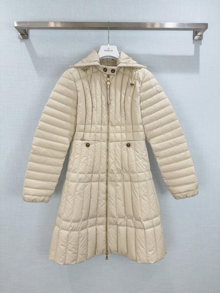جاكيت Moncler