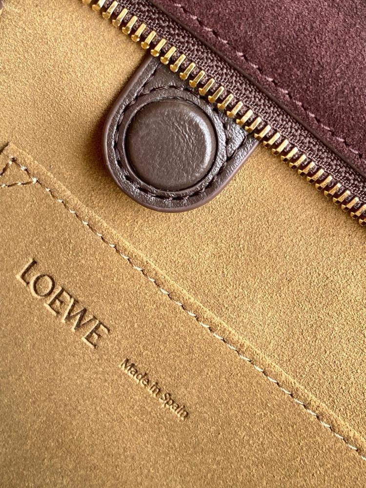 شنطة لويفي Amazona Loewe