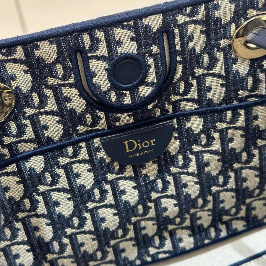 شنطة ديور Doir