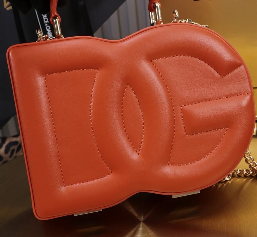 . شنطة دولتشي اند غابانا DG Logo Bag box handbag