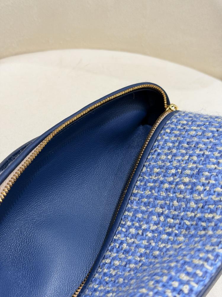 شنطة لورو بيانا Cowhide Lora piana مقاس 19 cm