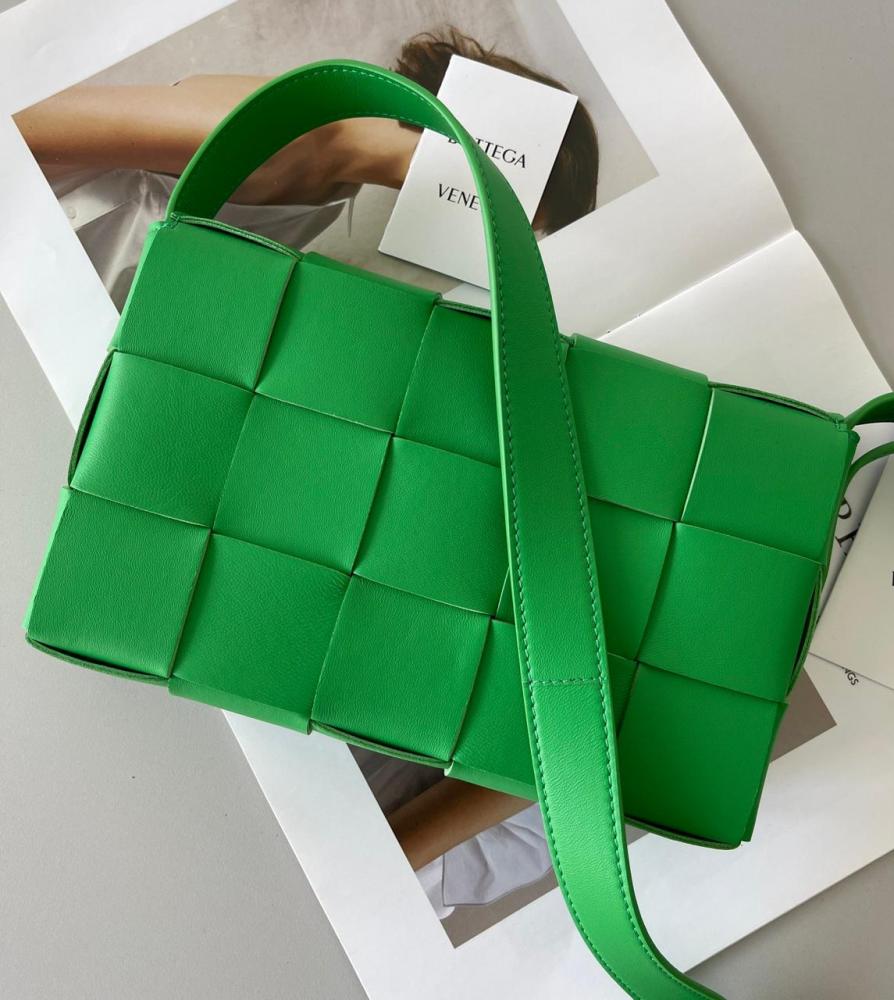 شنطة  بوتيغا Cassette مقاس 23cm