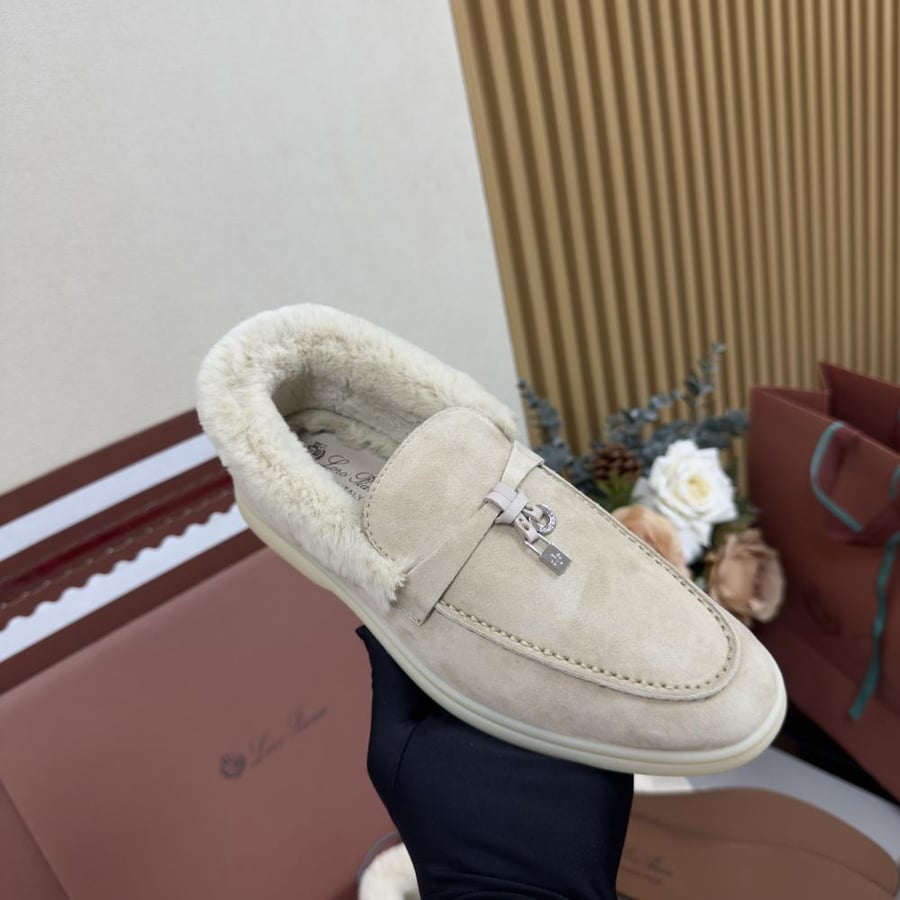 حذاء فلات لورو بيانا Low top fur