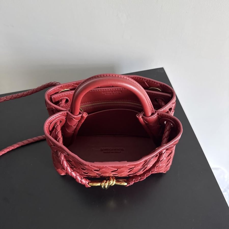 شنطة بوتيغا Mini Andiamo Bottega