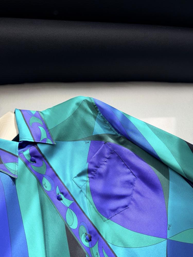 قميص Pucci.
