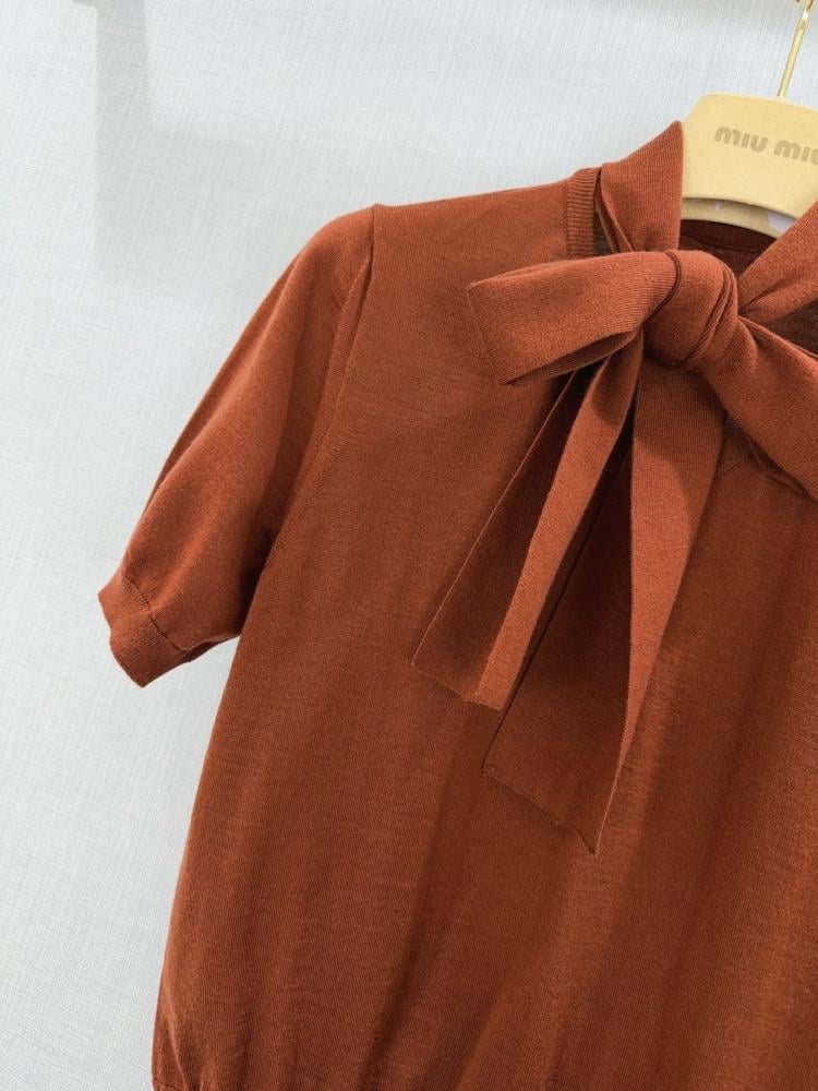 بلوزة نص كم Miu Miu