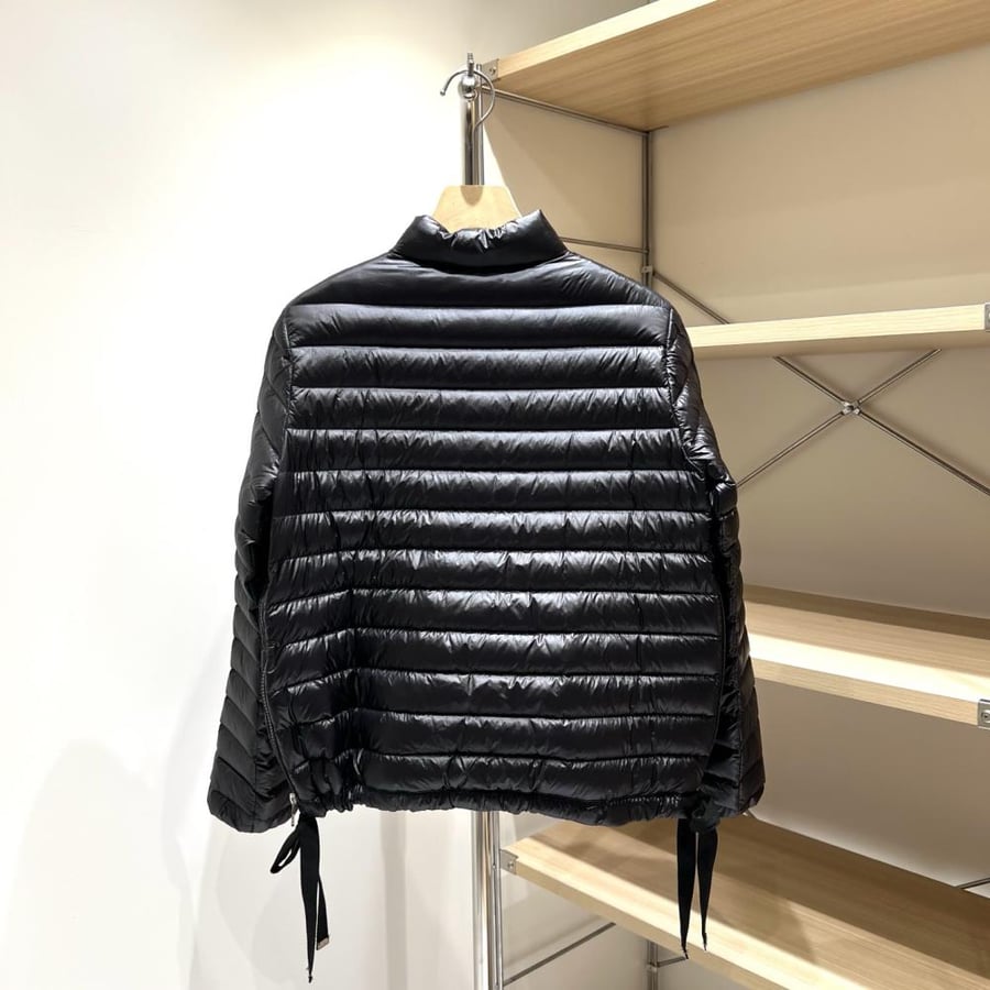 جاكيت Moncler