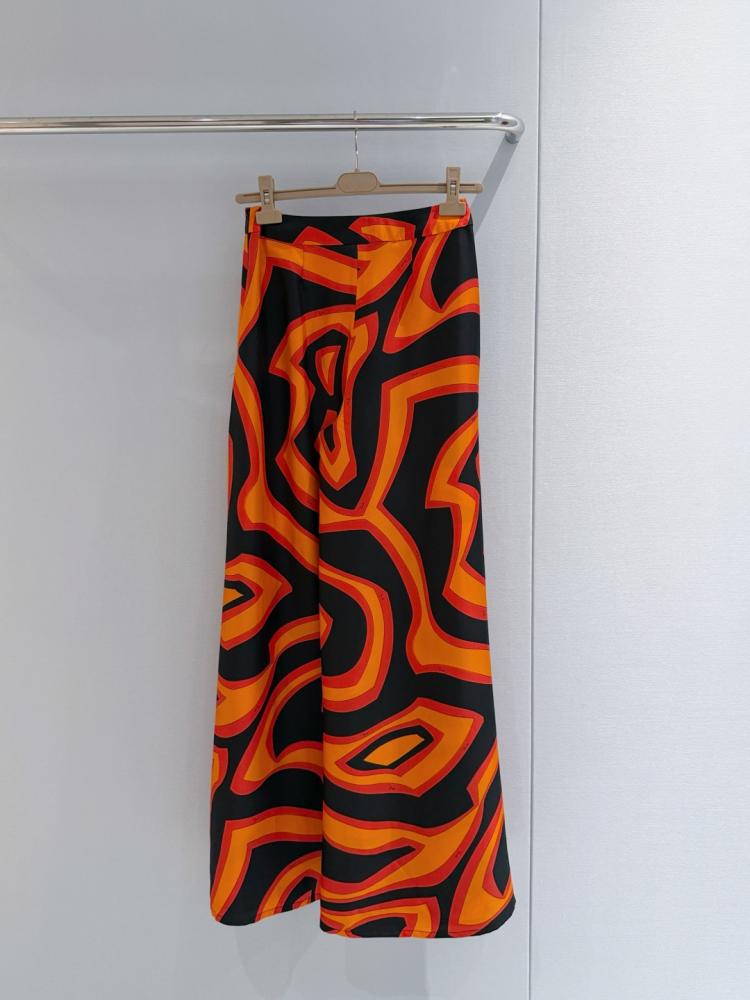 طقم Pucci