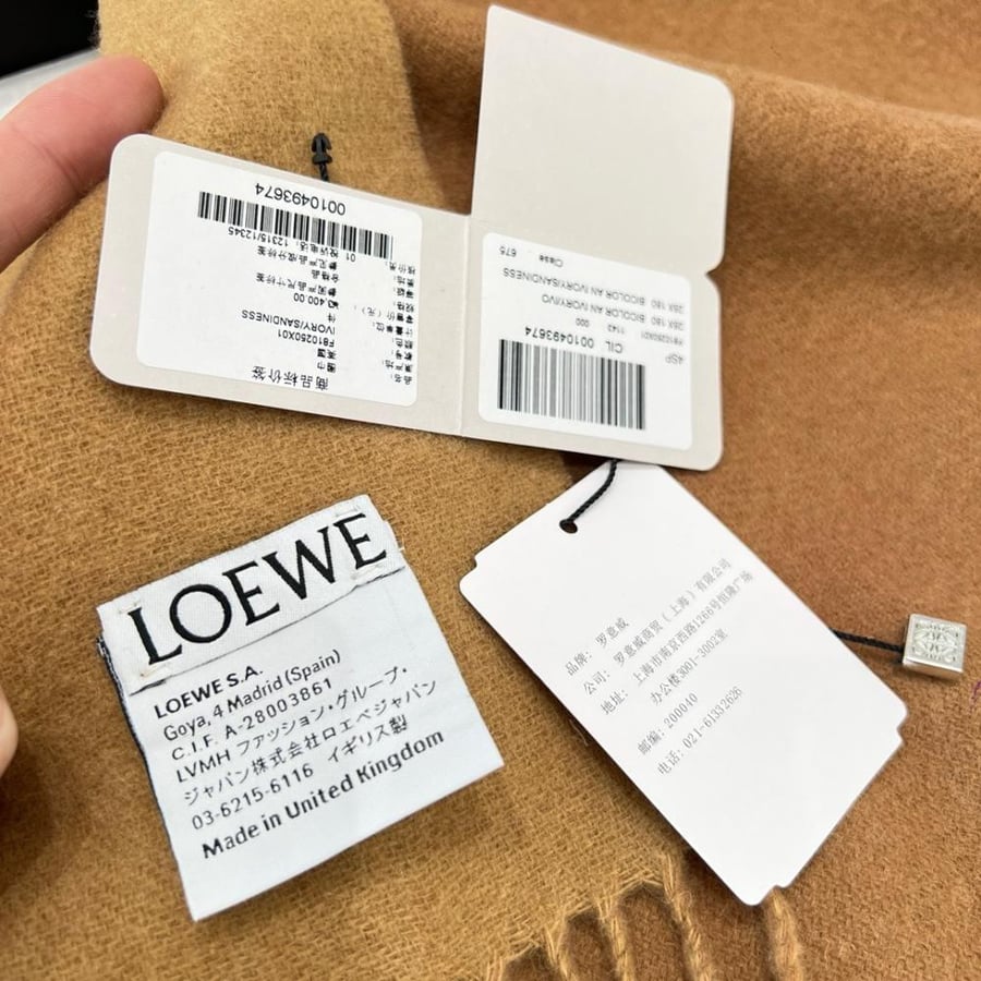 سكارف Loewe