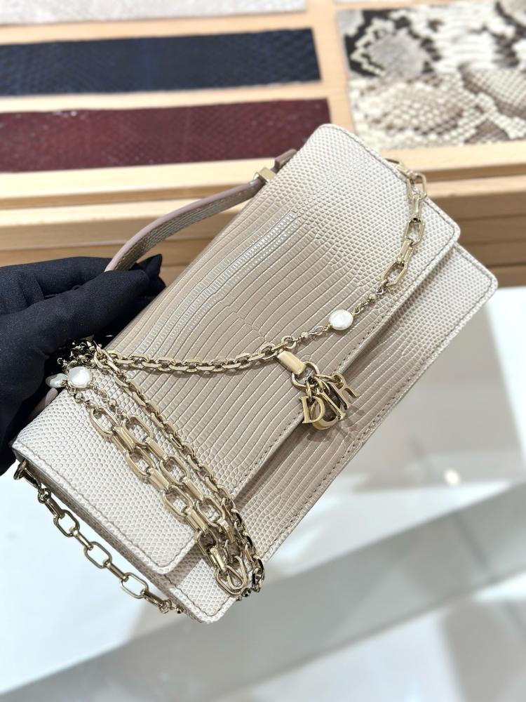 شنطة ديور Woc