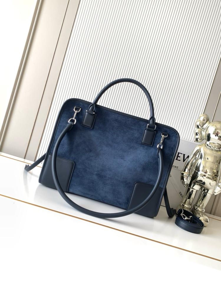 شنطة لويفي Amazona Loewe