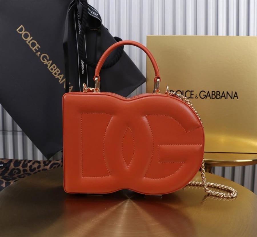 . شنطة دولتشي اند غابانا DG Logo Bag box handbag
