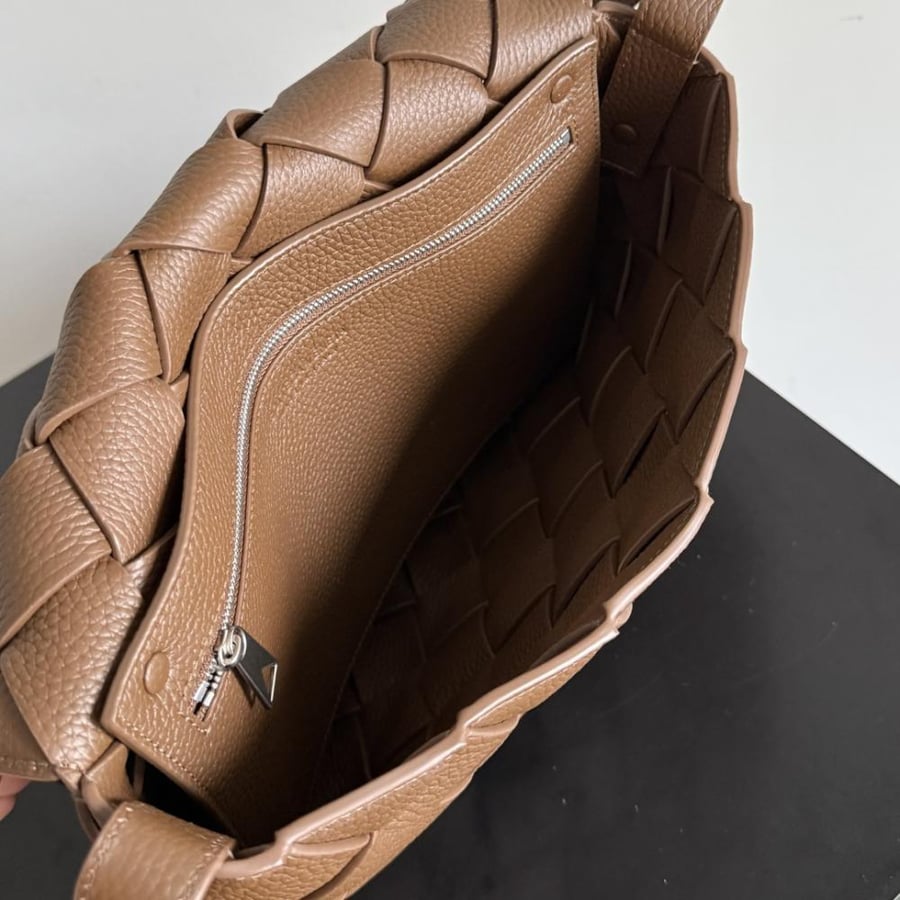 شنطة بوتيغا  Large Diago