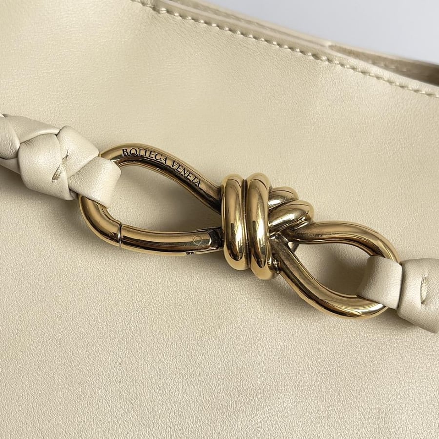 شنطة بوتيغا Andiamo مقاس 32cm