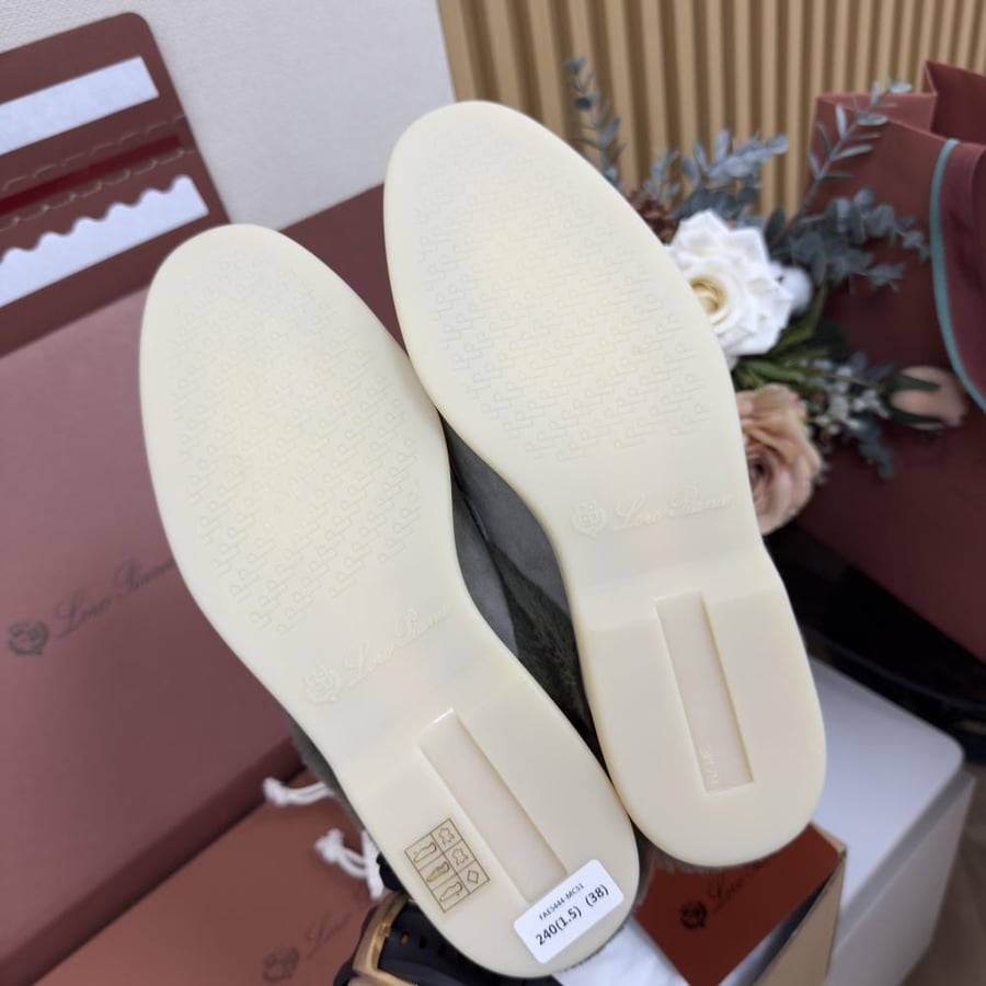 سليبر فلات لورو بيانا Suede Fur