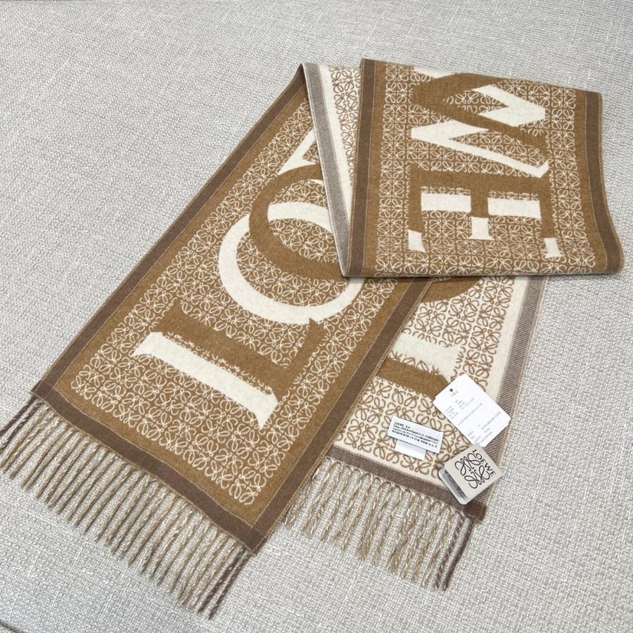 سكارف Loewe