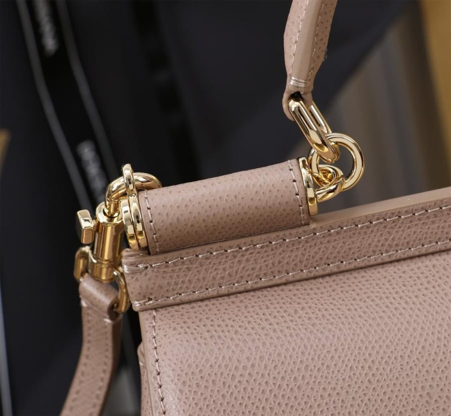 شنطة دولتشي اند غابانا Small Sicily handbag