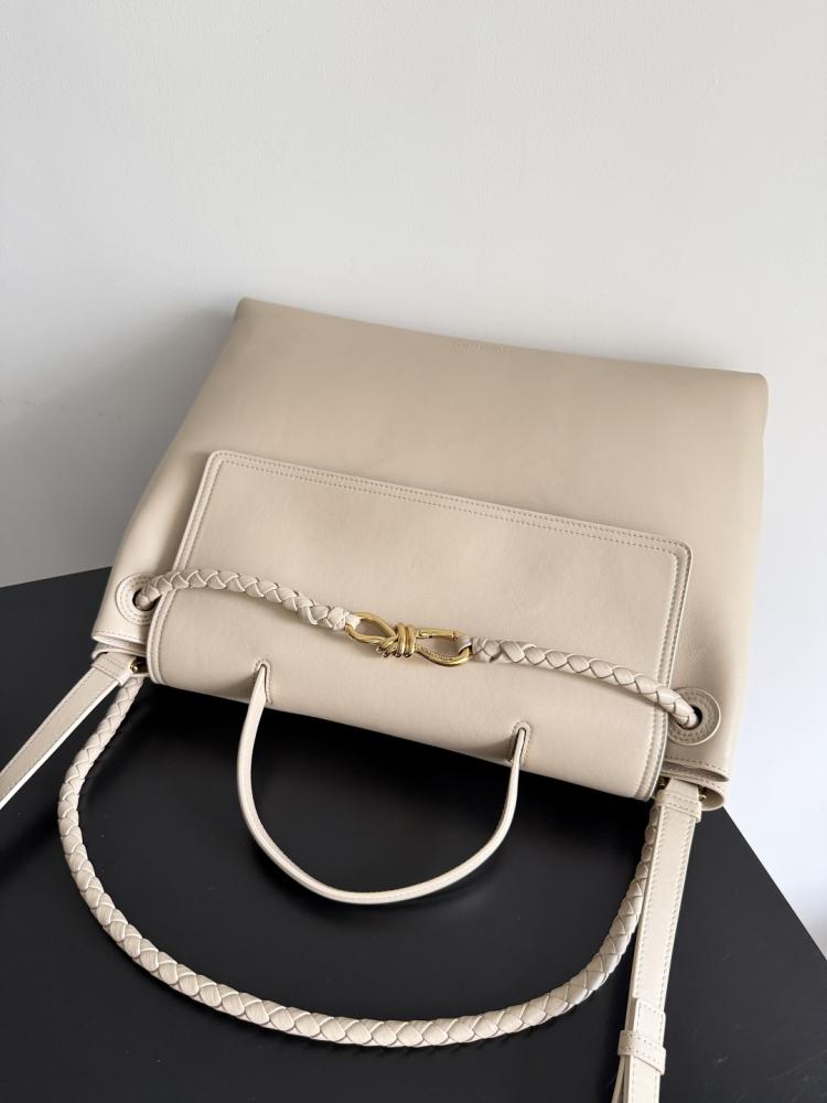 شنطة بوتيغا Ciao Ciao مقاس 42cm