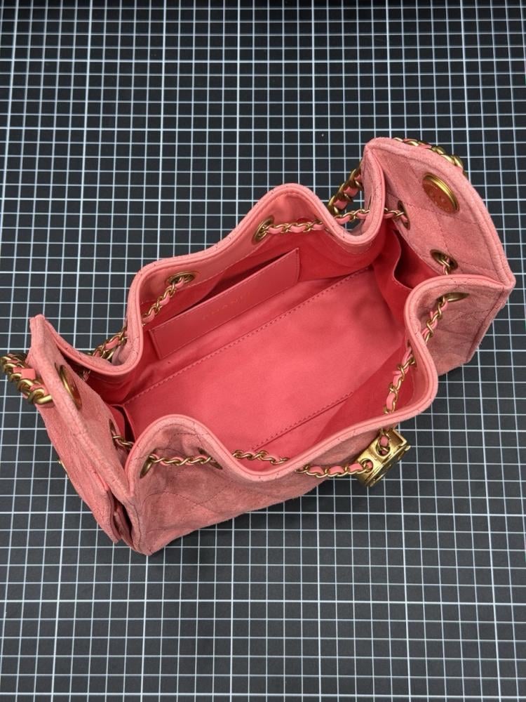 شنطة شانيل Mini hopo bag 22cm